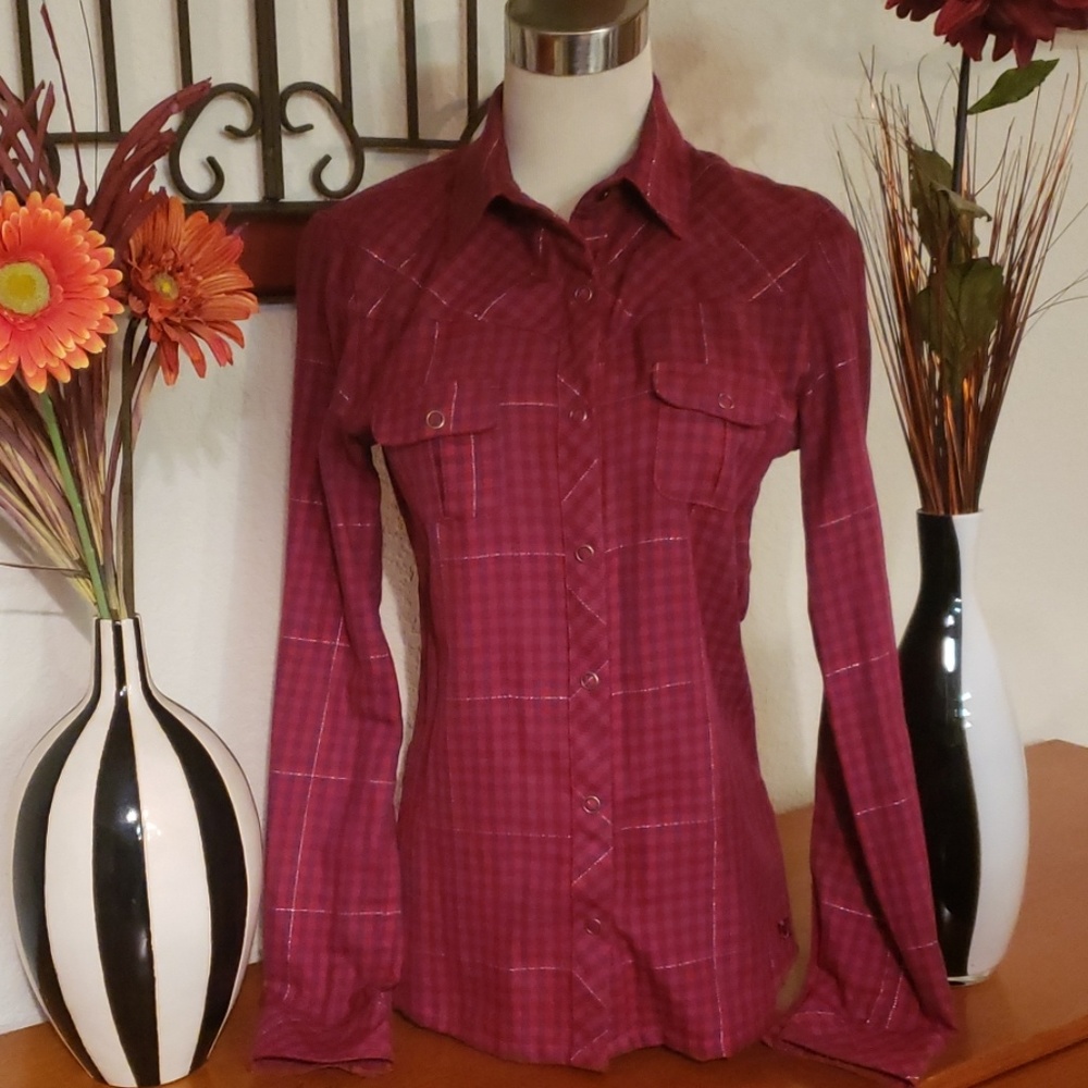 🖤DC Button Up Flannel...Size S🖤
